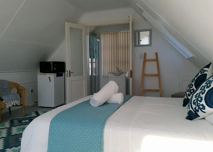 Llamedos Loft With Sea View