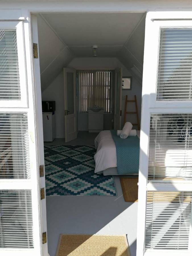 Llamedos Loft With Sea View Quarto em Acomodações Particulares